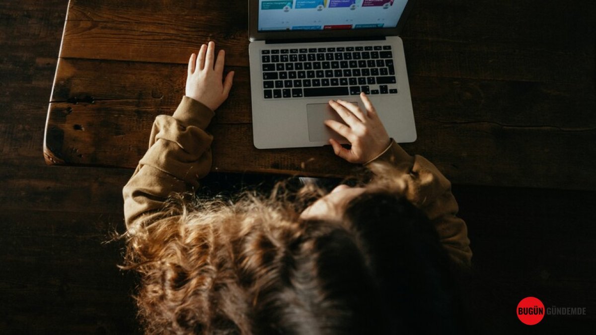 Çocuklar Yapay Zekayı Yetişkinlerden 3 Kat Hızlı Öğreniyor: Bu Dijital Devrimin Habercisi mi?
