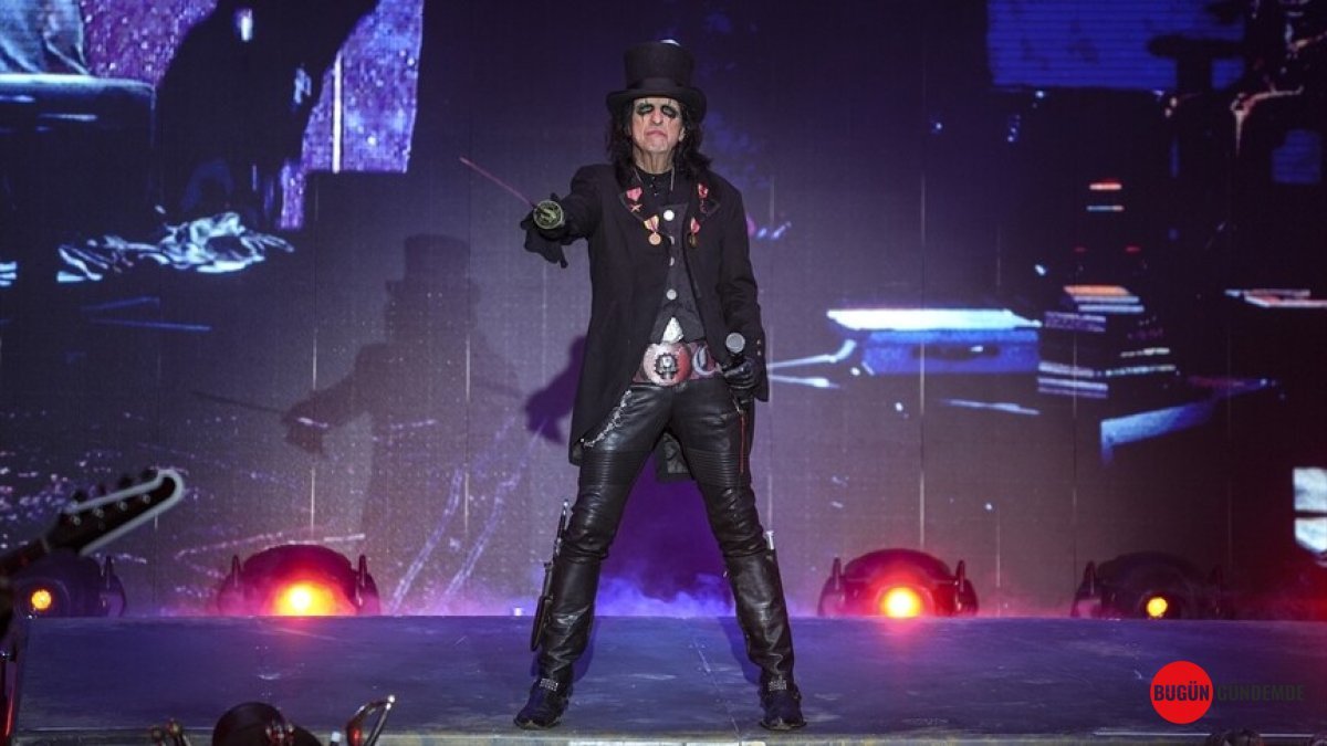 Efsanevi Rock Tanrısı Alice Cooper İstanbul'u Salladı: Sahneye Çıkmadan Olay Yarattı!