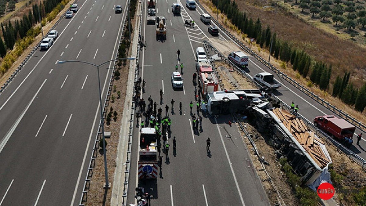 Manisa'da Kan Donduran Kaza: Otobüs Faciasında Can Kaybı 12'ye Yükseldi! O Geri Manevra Facianın Bedeli Oldu