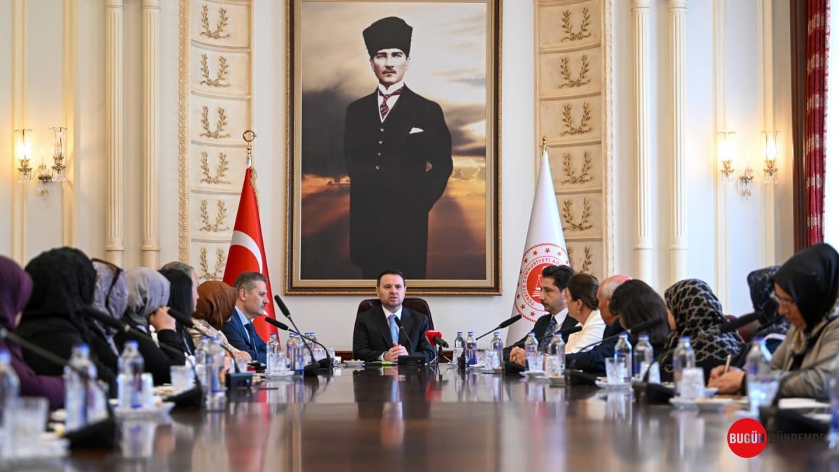 Adalet Bakanı Gürlek'ten Yürek Dağlayan Gerçek: Gençliğimiz Uyuşturucu Sarmalında Kayboluyor!