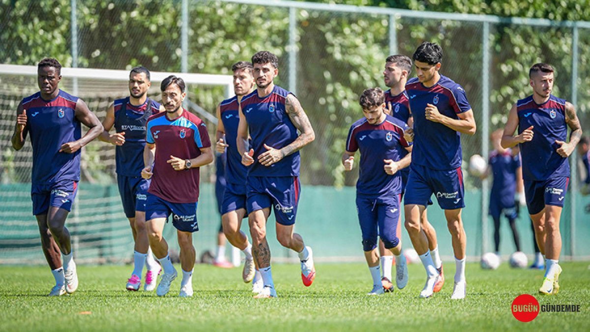 Şampiyonluk Yarışı Kızıştı! Trabzonspor, Galatasaray Maçı İçin Ateş Püskürüyor: Kampa Girdiler, Sırlar Açığa Çıkıyor!