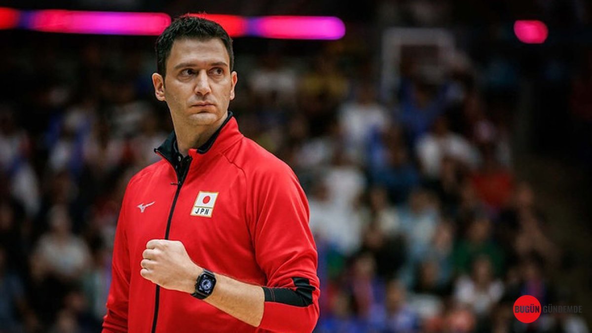 Asya Voleybolundan Tarihi Başarı! Ferhat Akbaş 'Yılın Koçu' Unvanıyla Sahneye Çıktı!