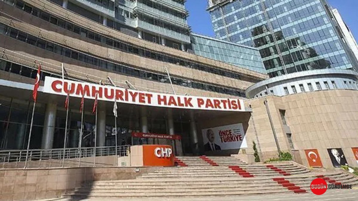 CHP'de Şok Ayrılık! İstanbul'da 3 Belediye Başkanı Kendi Yollarını Seçti: İstifa Dalgaları Büyüyor!