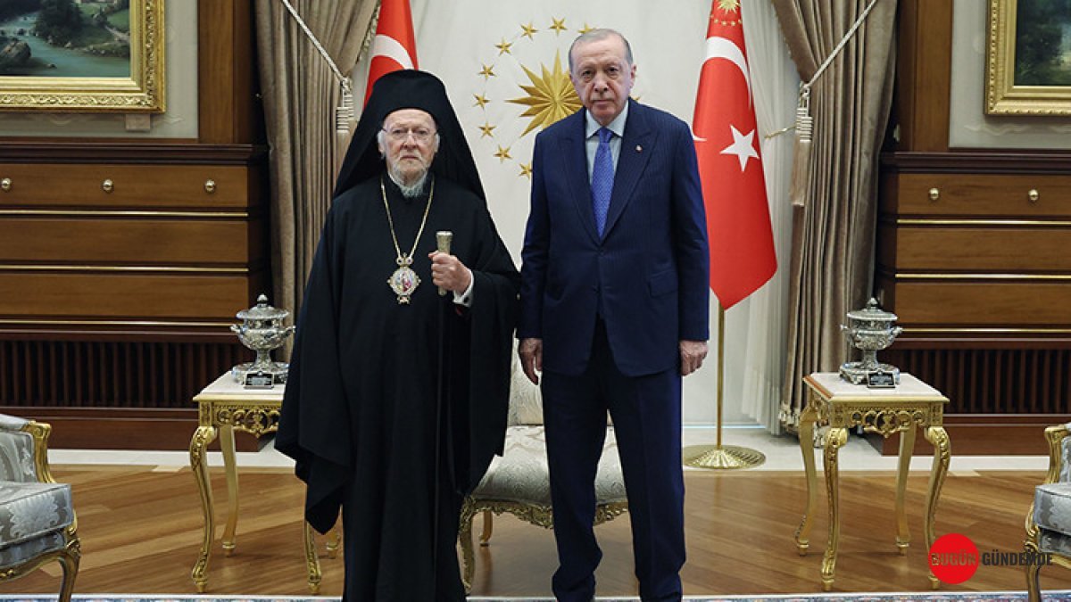 Erdoğan'dan Tarihi Buluşma! Fener Rum Patriği Bartholomeos ile Külliye'de Bir Araya Geldi