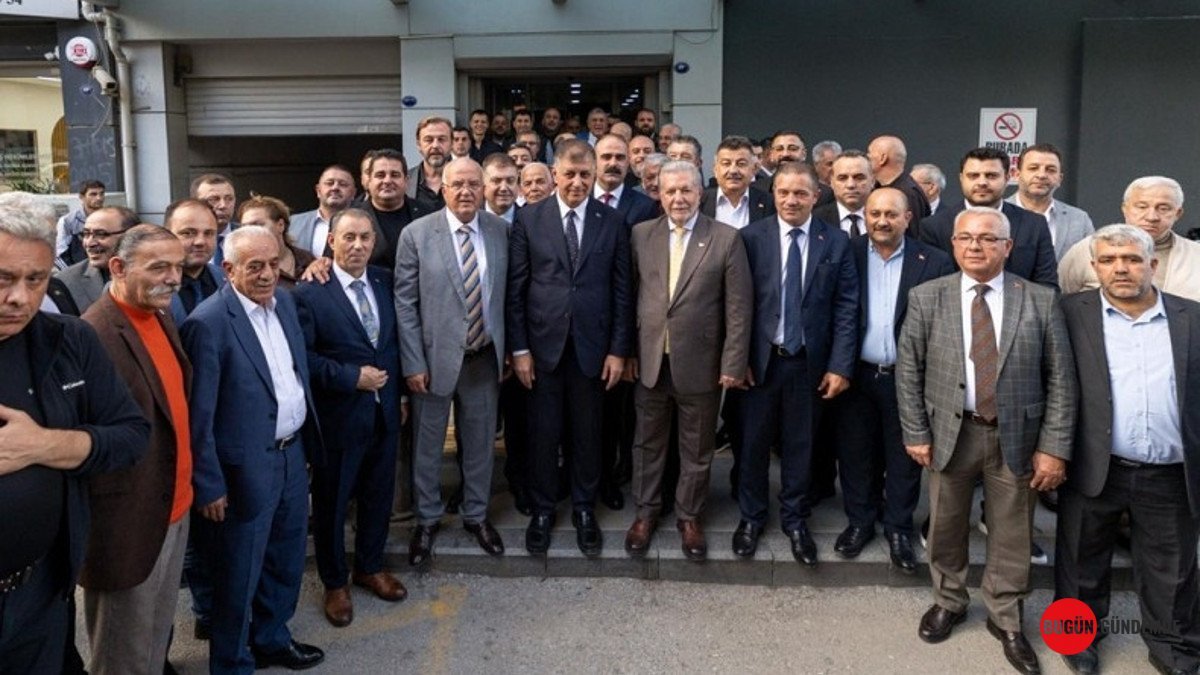 İzmir'de Nefes Kestiren Müjde: Su Fiyatları Düşüyor, Ulaşıma Zam Yok!