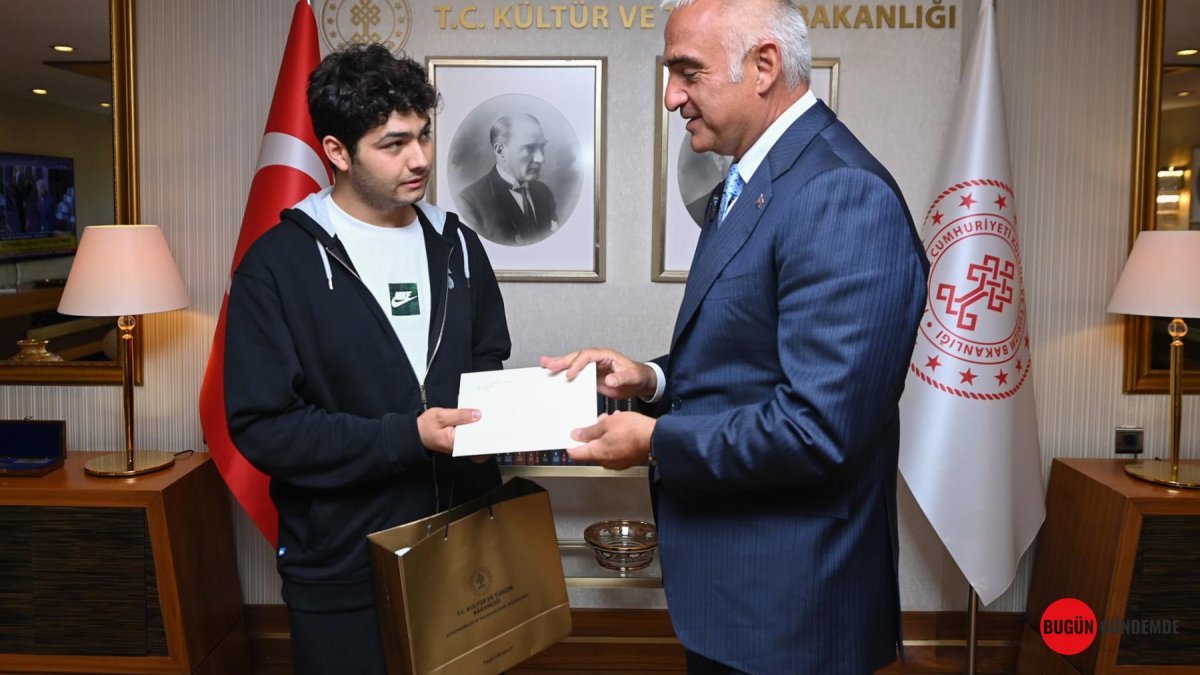 Orman İşçisinin Oğlu Başardı! Bakan Ersoy Ağırladı: Taşımalı Eğitimden Hacettepe Tıp'a Mucize Yolculuk