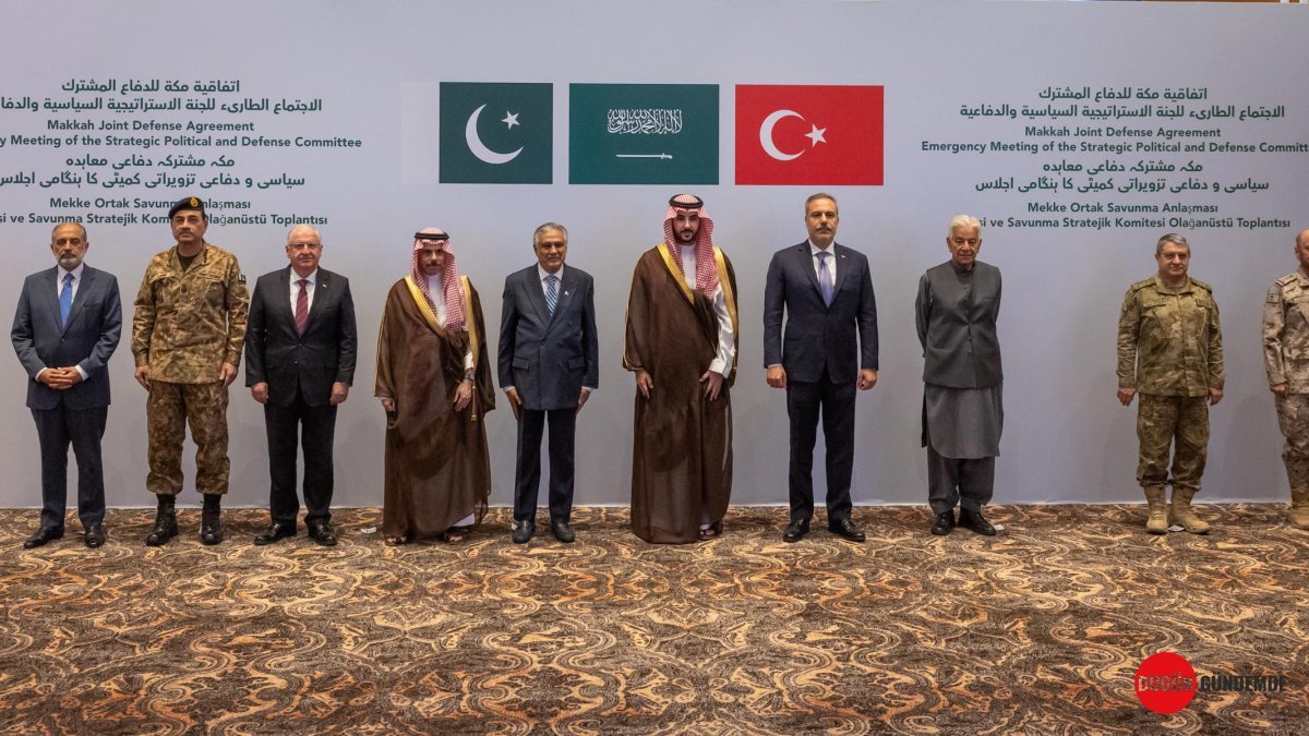 Mekke Savunma İttifakı Kilitlendi: Kolektif Savunma İçin Dev Adım Atıldı! Türkiye, Suudi Arabistan ve Pakistan'dan Ortak Güç Hamlesi