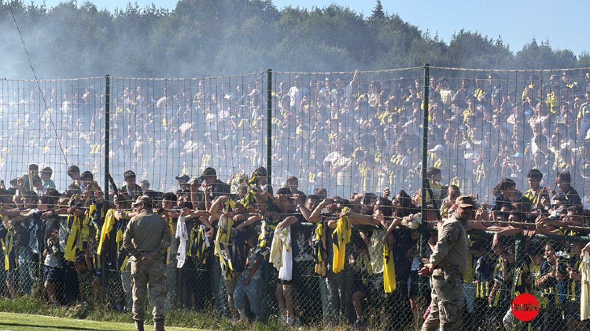 Topuk Yaylası'nda Sarı-Lacivert Sel: Fenerbahçe Taraftarı Adeta Destan Yazdı!