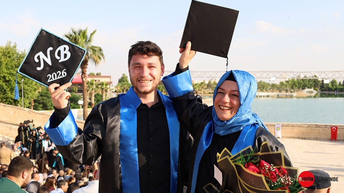 Oğlunun Sırasından Mezun Oldu: Anne Ayşe'den İnanılmaz Başarı Hikayesi!