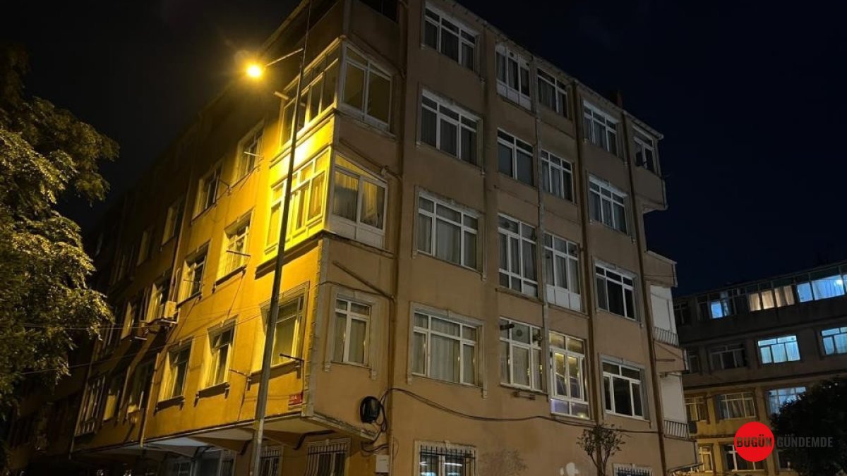Eyüpsultan'da Kolonlardan Gelen Sesler Paniğe Yol Açtı: 5 Katlı Bina Yıkılma Tehlikesiyle Mühürlendi!