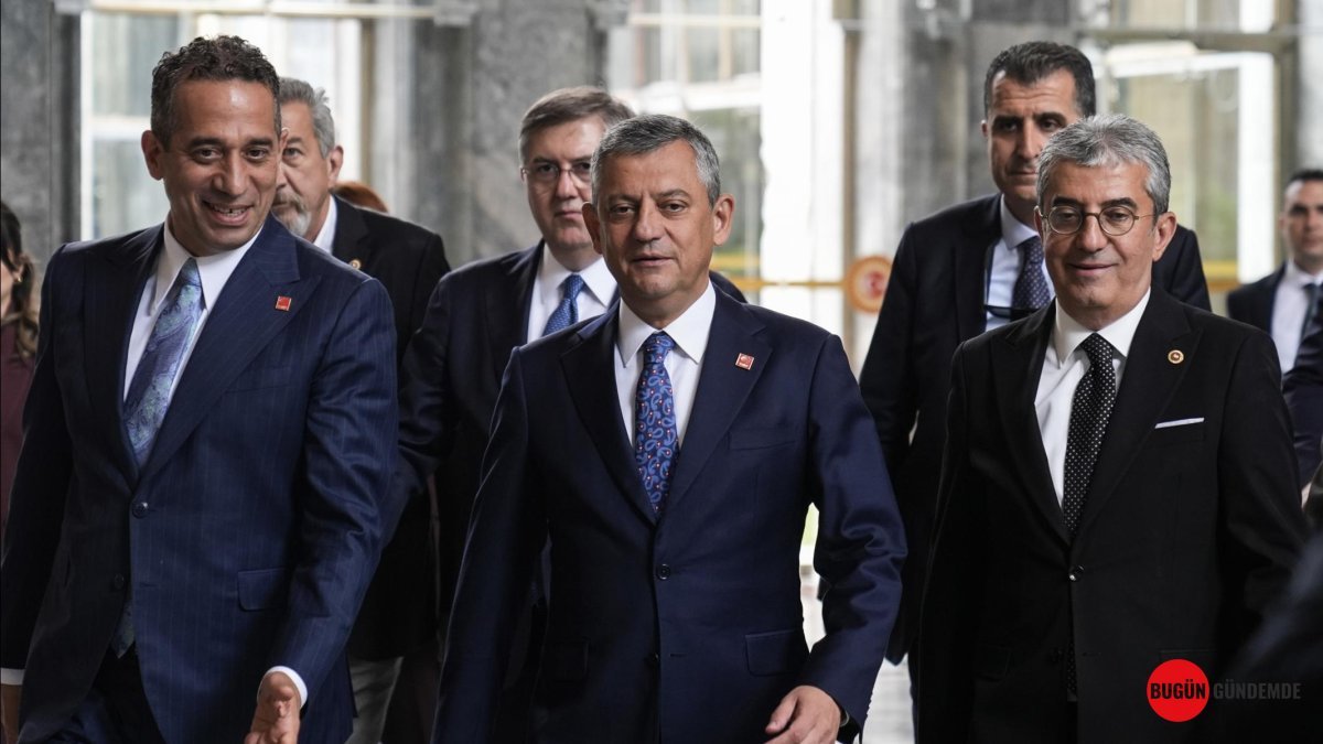 CHP'de Olağanüstü Kurultay Sinyali: 15 Günlük İmza Süreci Tamamlandı, Gözler Genel Merkez'de!