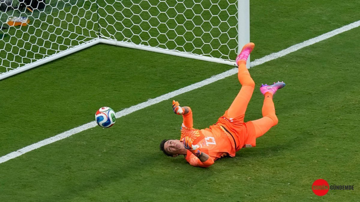 Muslera'nın Dev Hatası Uruguay'ı Kabusa Sürükledi! 'Bu Kadar Acı Çekeceğimi Bilmiyordum'