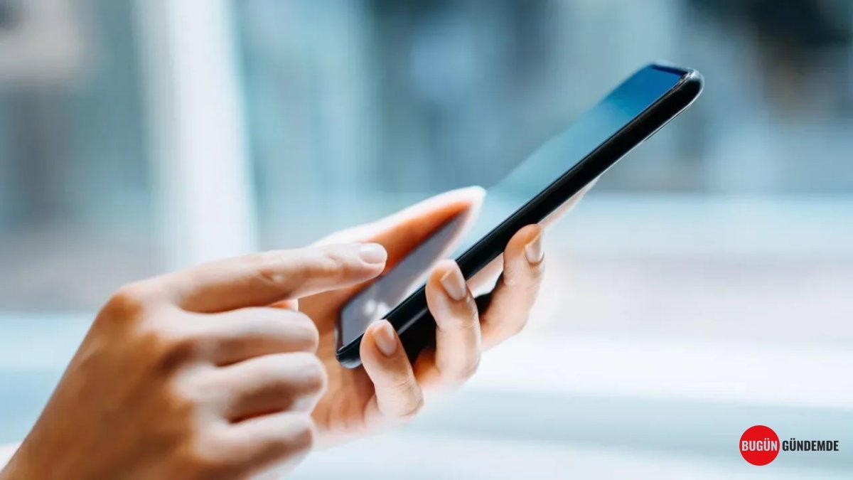 Yerli Telefon Devleri Tek Tek Kepenk İndiriyor! MOBİSAD'dan Acil Çağrı: 'Üretim İçin Yeni Düzenleme Şart!'