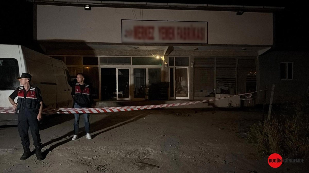 Yemek Fabrikasında Kanlı Gece: Aşçı Hayatını Kaybetti, Polis Şüpheliyi Arıyor!