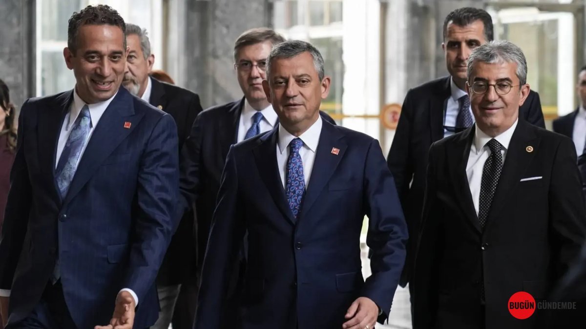 CHP'de Parti İçi Savaş Kızıştı: Özgür Özel ve Ekibinin İhraç Tehdidi Kime Yönelik? İşte O Yol Haritası!