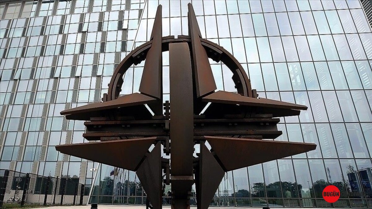 Rus Savaş Gemisinden Akılalmaz Hareket: Danimarka Helikopterine İşaret Fişeği! NATO'dan Sert Tepki